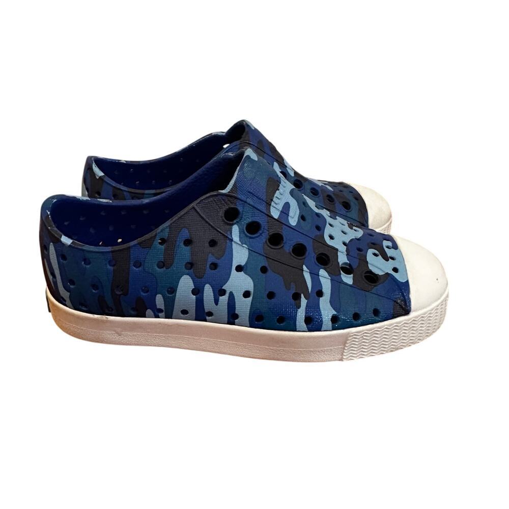 Native Jefferson Blue Camo Slip on Shoes sz 8